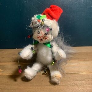 Annalee Poseable Christmas Cat Tangled Lights Bushy Tail 75th Anniversary 2010